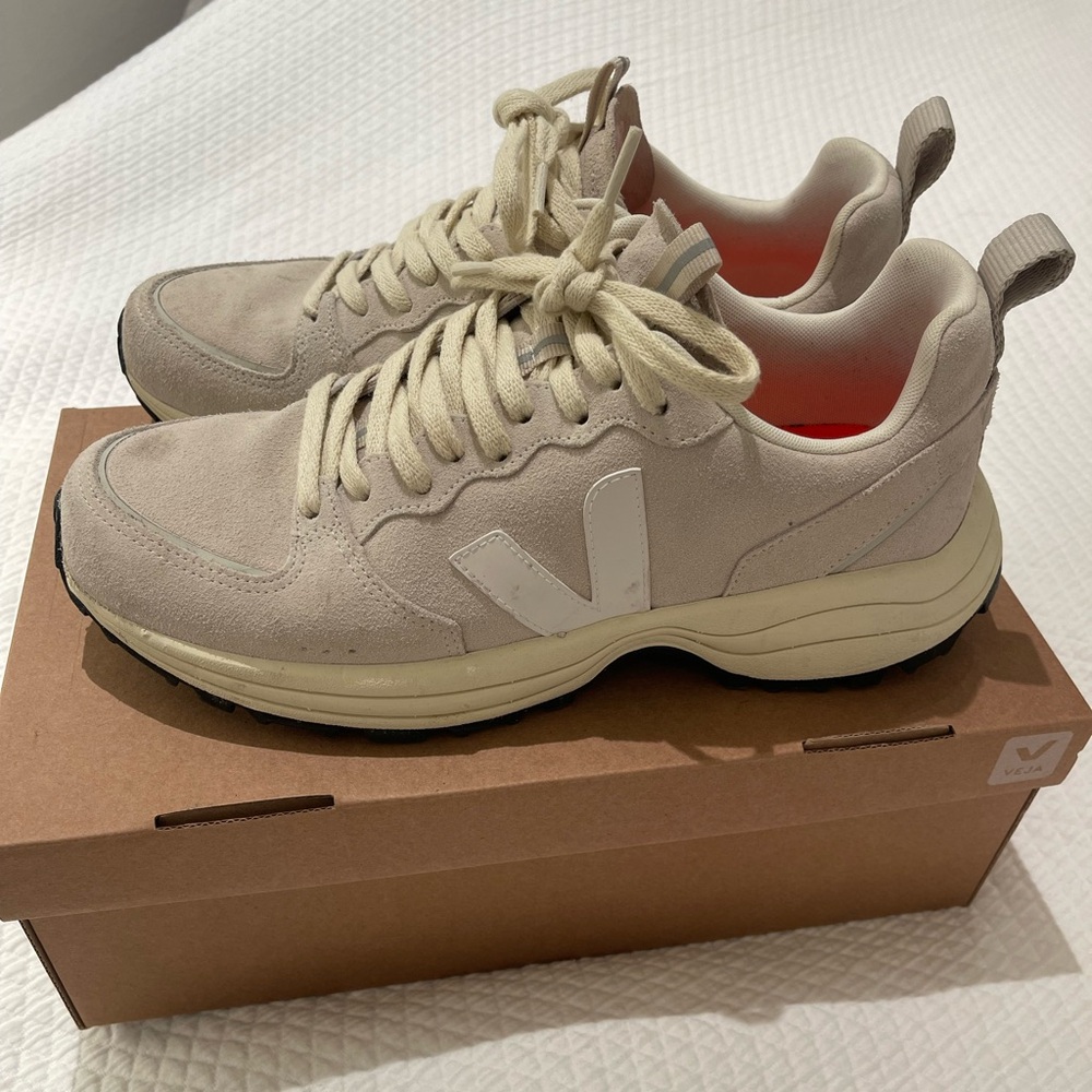 COPY - Veja Venturi VC Sneakers | Women’s Size 42